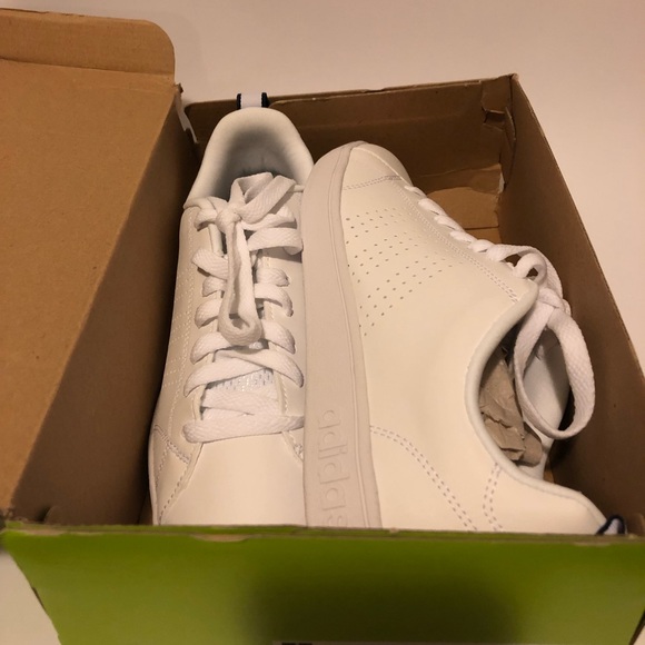 NWT : Adidas sneakers 👟 - Picture 6 of 7